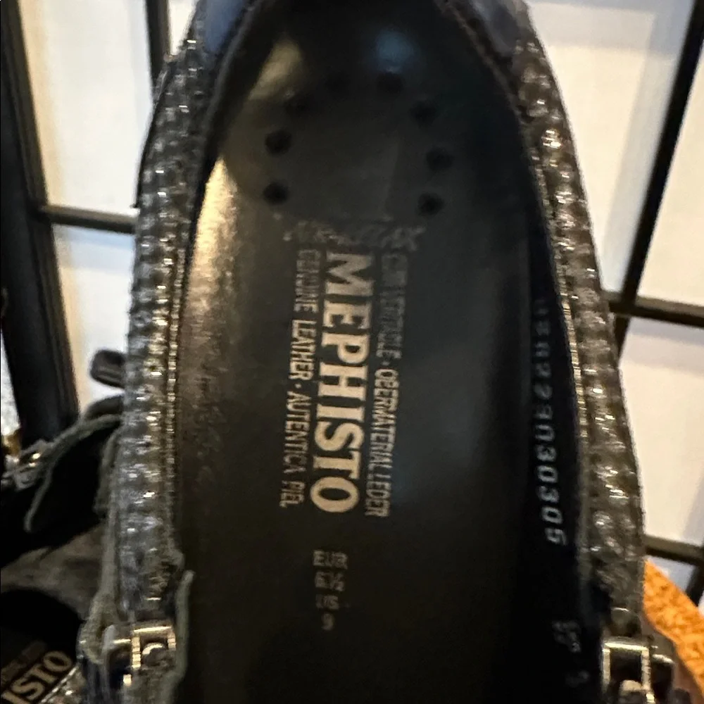 Mephisto Air Relax Sparkly Black and White Sneakers Zippers and Laces EUC 9